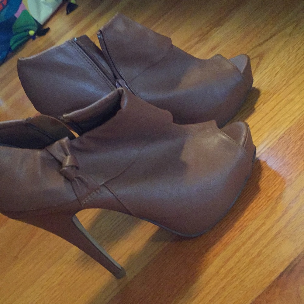 Ankle booties